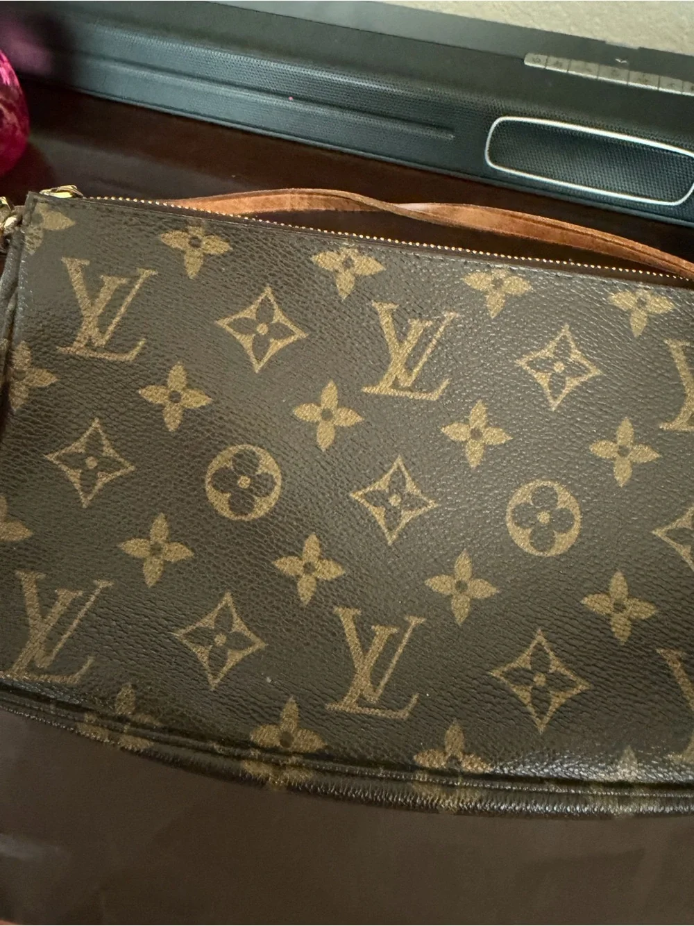 Louis Vuitton Vintage LV Monogram Pochette